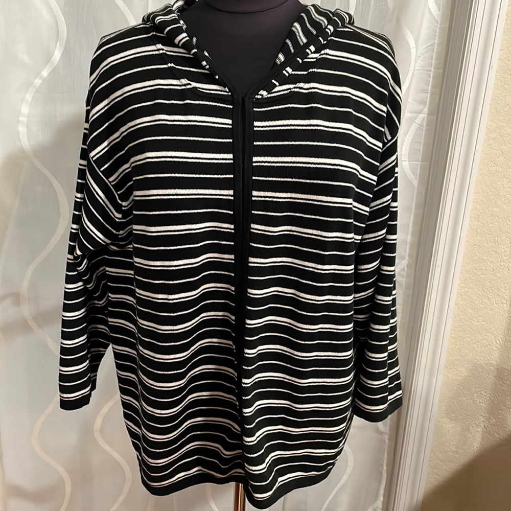 Women’s Liz Claiborne Hooded Sweater, Large
